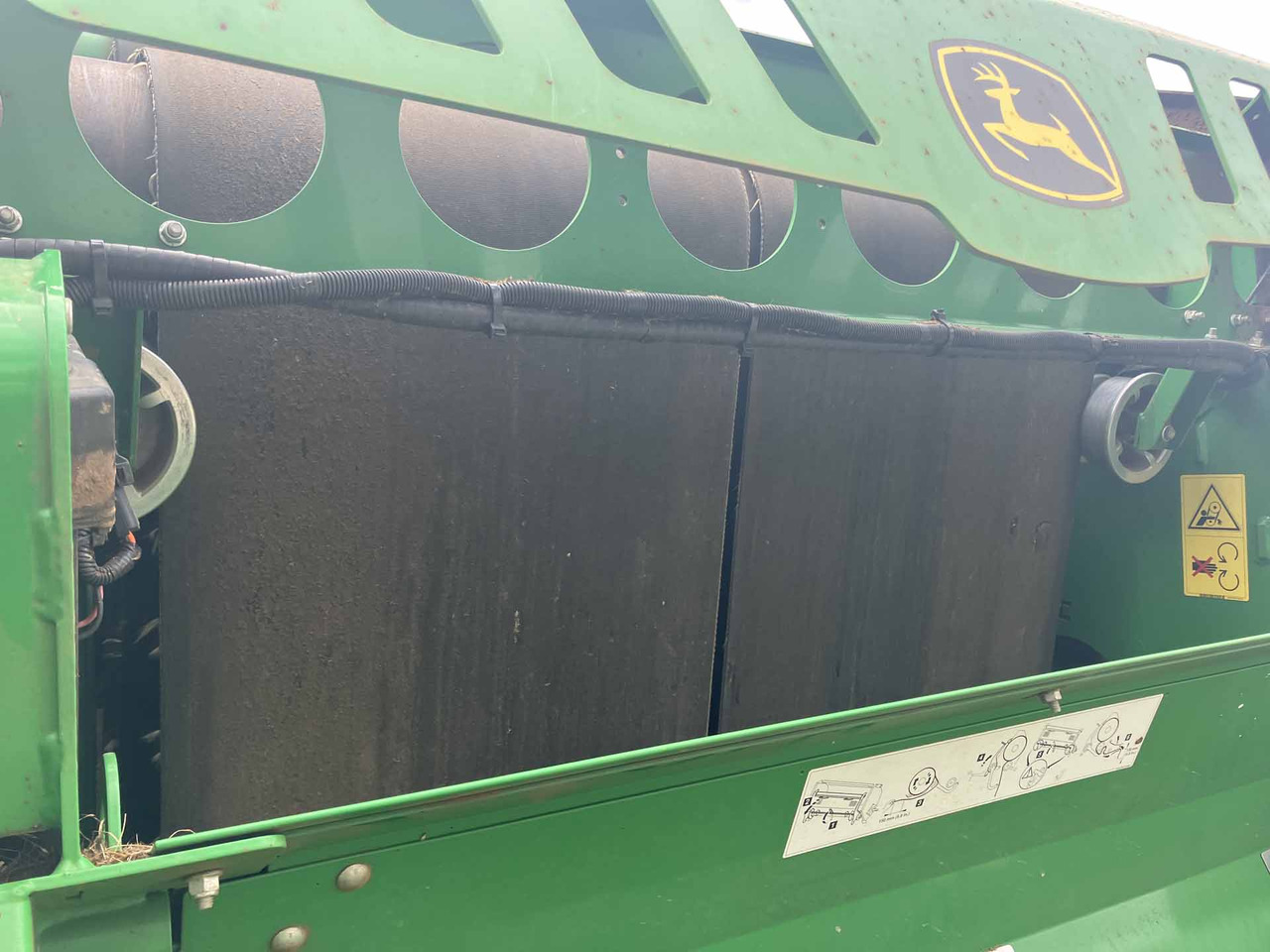 John Deere V451R - 干草和饲料设备:图4 John Deere V451R - 干草和饲料设备:图4