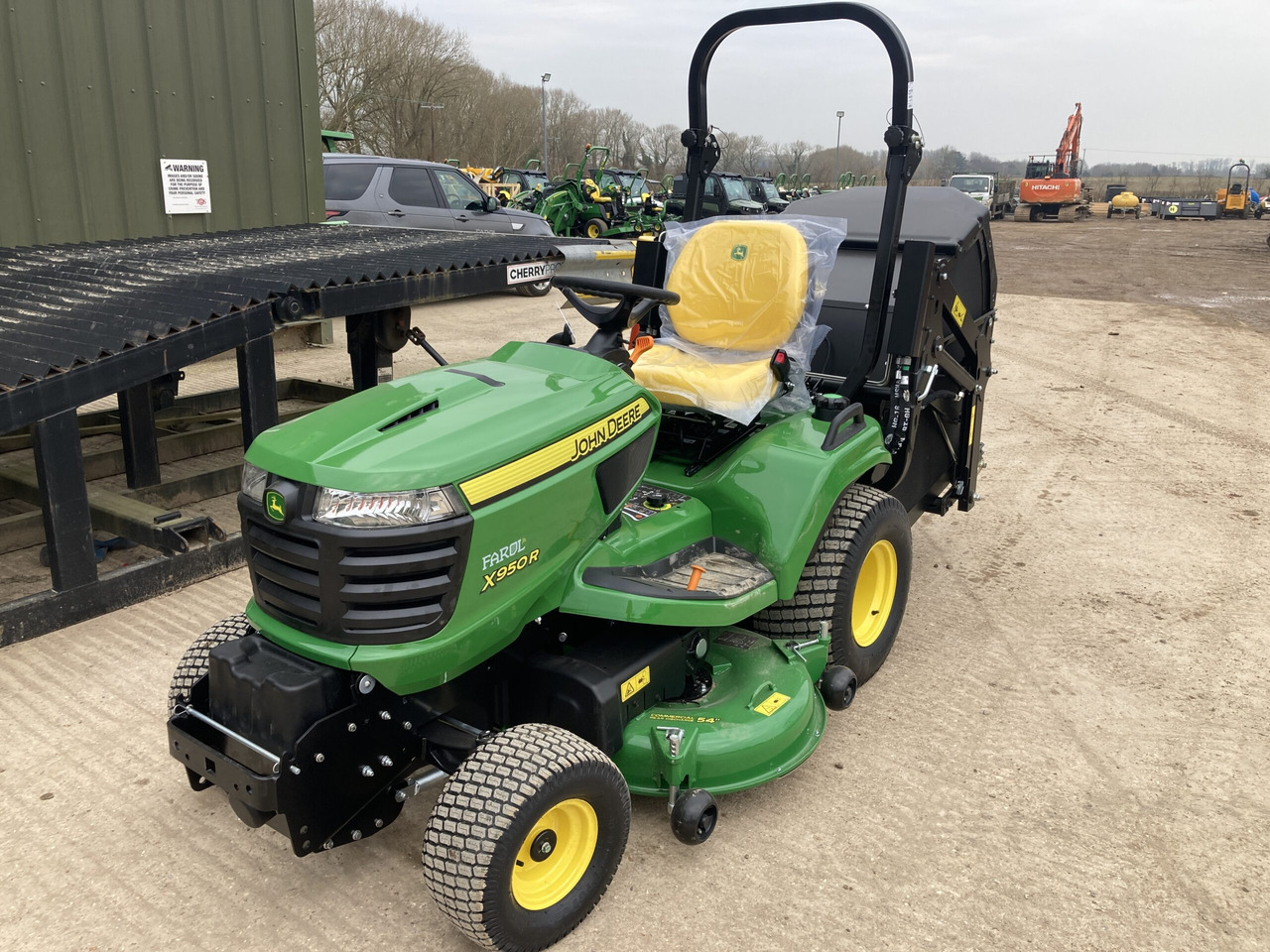 John Deere X950R ride on cut and collect mower - 园林割草机:图1 John Deere X950R ride on cut and collect mower - 园林割草机:图1