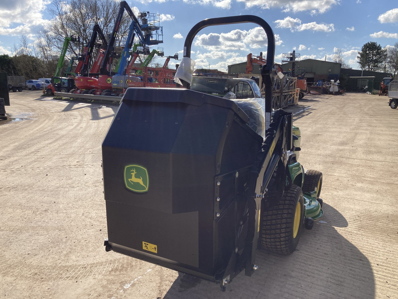 John Deere X950R ride on cut and collect mower - 园林割草机:图5 John Deere X950R ride on cut and collect mower - 园林割草机:图5