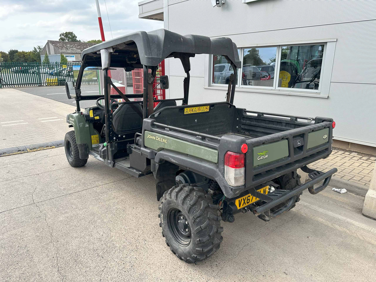 John Deere XUV855M S4 Gator - 全地形车:图3 John Deere XUV855M S4 Gator - 全地形车:图3