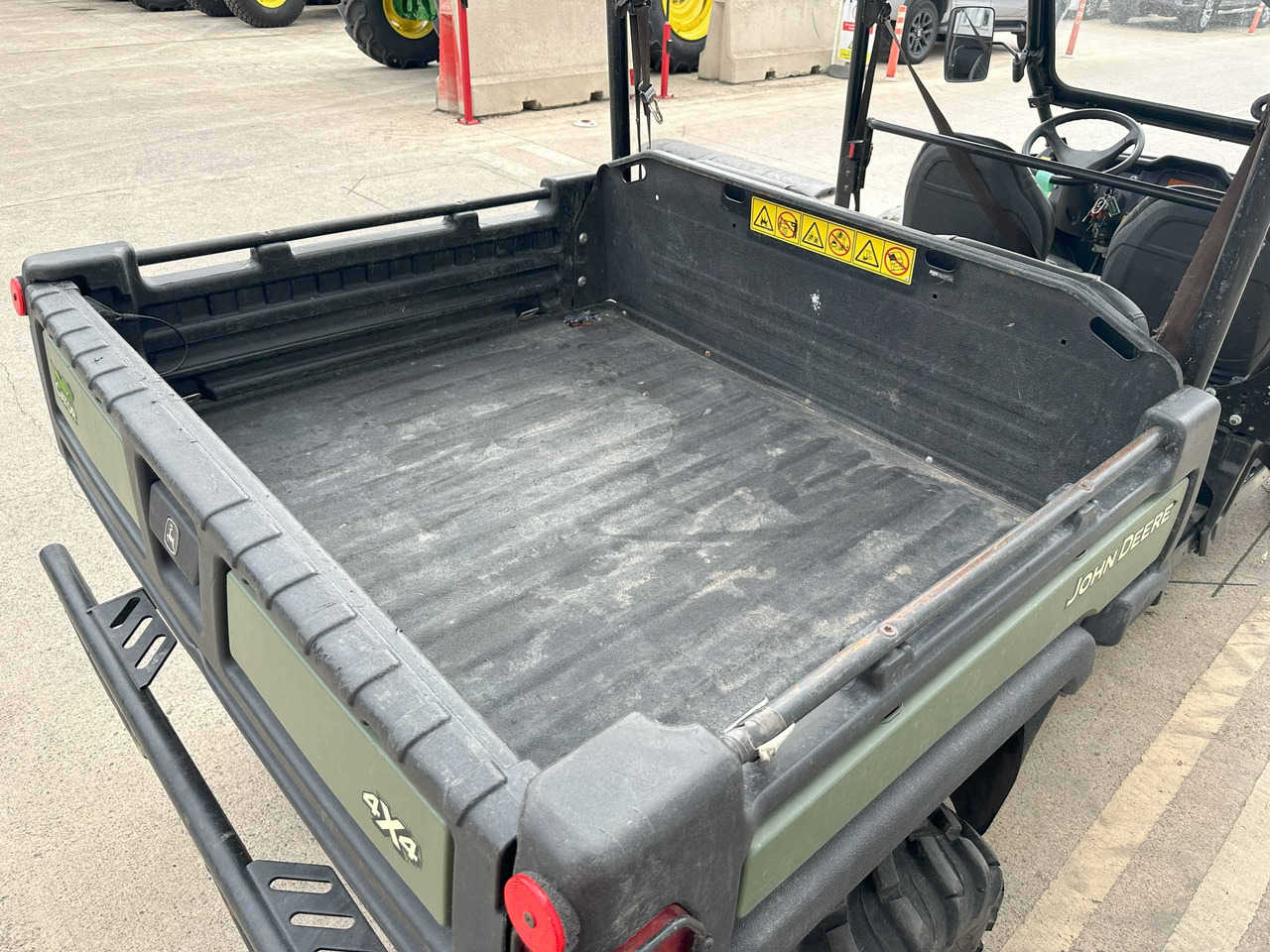 John Deere XUV855M S4 Gator - 全地形车:图5 John Deere XUV855M S4 Gator - 全地形车:图5