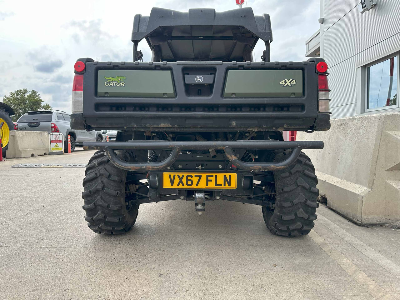 John Deere XUV855M S4 Gator - 全地形车:图4 John Deere XUV855M S4 Gator - 全地形车:图4