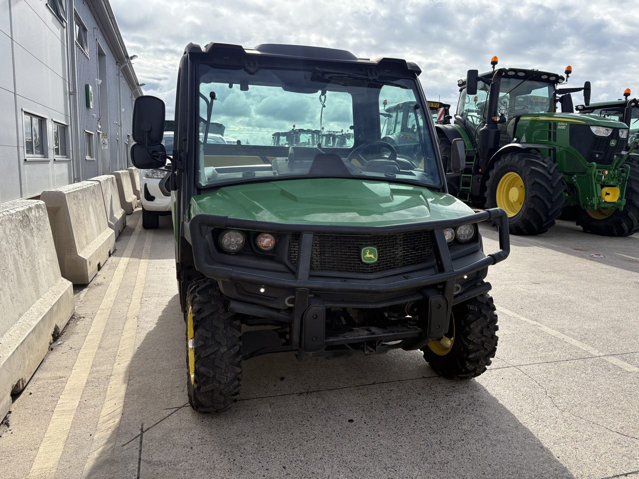 John Deere XUV865M Gator - 全地形车:图3 John Deere XUV865M Gator - 全地形车:图3