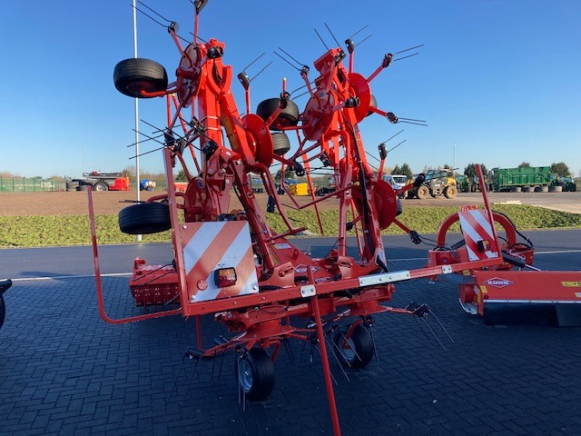 Kuhn GF 8700 - 翻草机/ 搂草机:图4 Kuhn GF 8700 - 翻草机/ 搂草机:图4