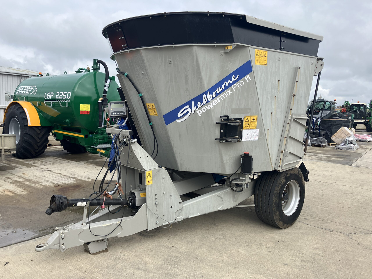 Shelbourne Reynolds Powermix Pro 11 - 饲料搅拌车:图1 Shelbourne Reynolds Powermix Pro 11 - 饲料搅拌车:图1