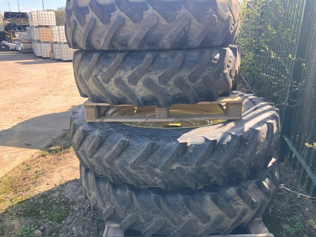 Tyres and rims – BKT 380/90R50 and 380/85R34 - 车轮 适用于 农业机械:图2 Tyres and rims – BKT 380/90R50 and 380/85R34 - 车轮 适用于 农业机械:图2