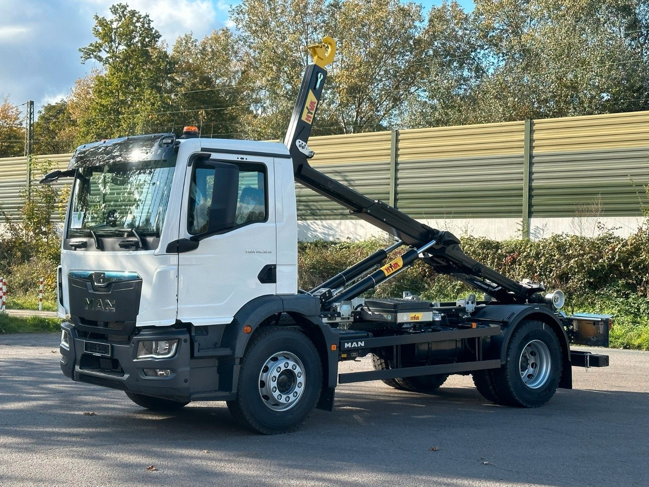 MAN TGM 18.320 4x2 Euro 6e Hyva 12-45 - 吊钩升降车, 起重车:图2 MAN TGM 18.320 4x2 Euro 6e Hyva 12-45 - 吊钩升降车, 起重车:图2