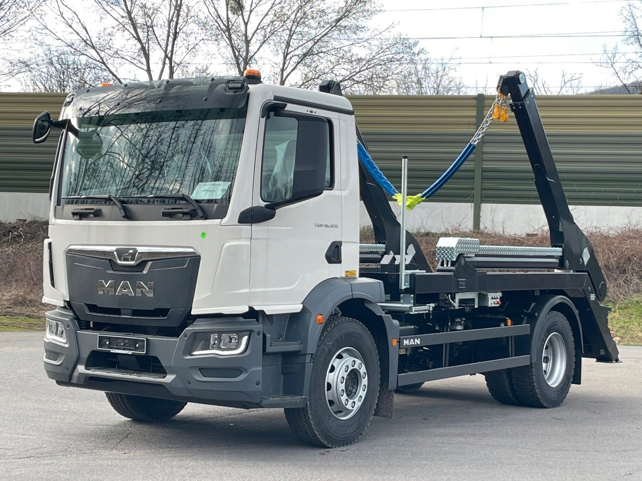MAN TGM 18.320 4x2 Euro 6e Hyva Absetzkipper - 翻斗车, 起重车:图1 MAN TGM 18.320 4x2 Euro 6e Hyva Absetzkipper - 翻斗车, 起重车:图1