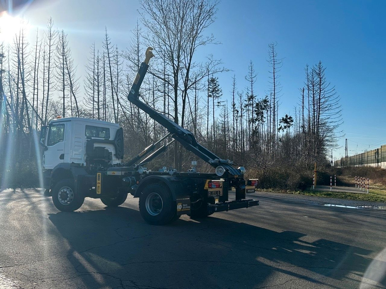 MAN TGM 18.320 4x4 Euro 6e Hyva 12-45 - 吊钩升降车, 起重车:图4 MAN TGM 18.320 4x4 Euro 6e Hyva 12-45 - 吊钩升降车, 起重车:图4
