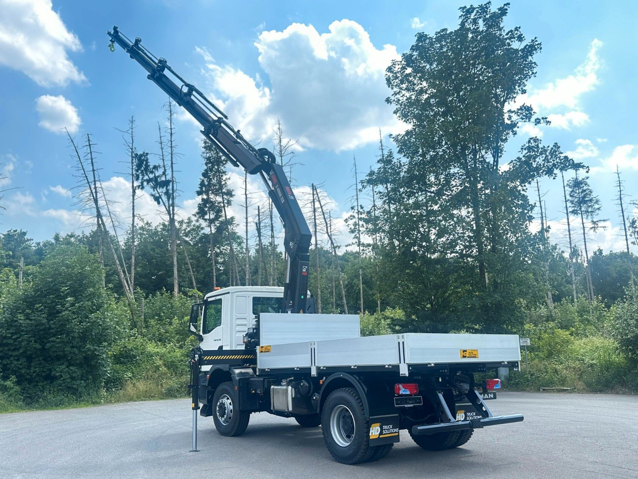 MAN TGM 18.320 4x4 Euro 6e Pritsche Hiab 228-4 Kran - 起重车:图4 MAN TGM 18.320 4x4 Euro 6e Pritsche Hiab 228-4 Kran - 起重车:图4