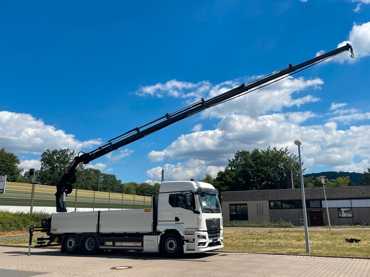 MAN TGS 26.480 /6X2 Euro6 Retarder HIAB 228 - 6 - 栏板式/ 平板卡车, 起重车:图1 MAN TGS 26.480 /6X2 Euro6 Retarder HIAB 228 - 6 - 栏板式/ 平板卡车, 起重车:图1