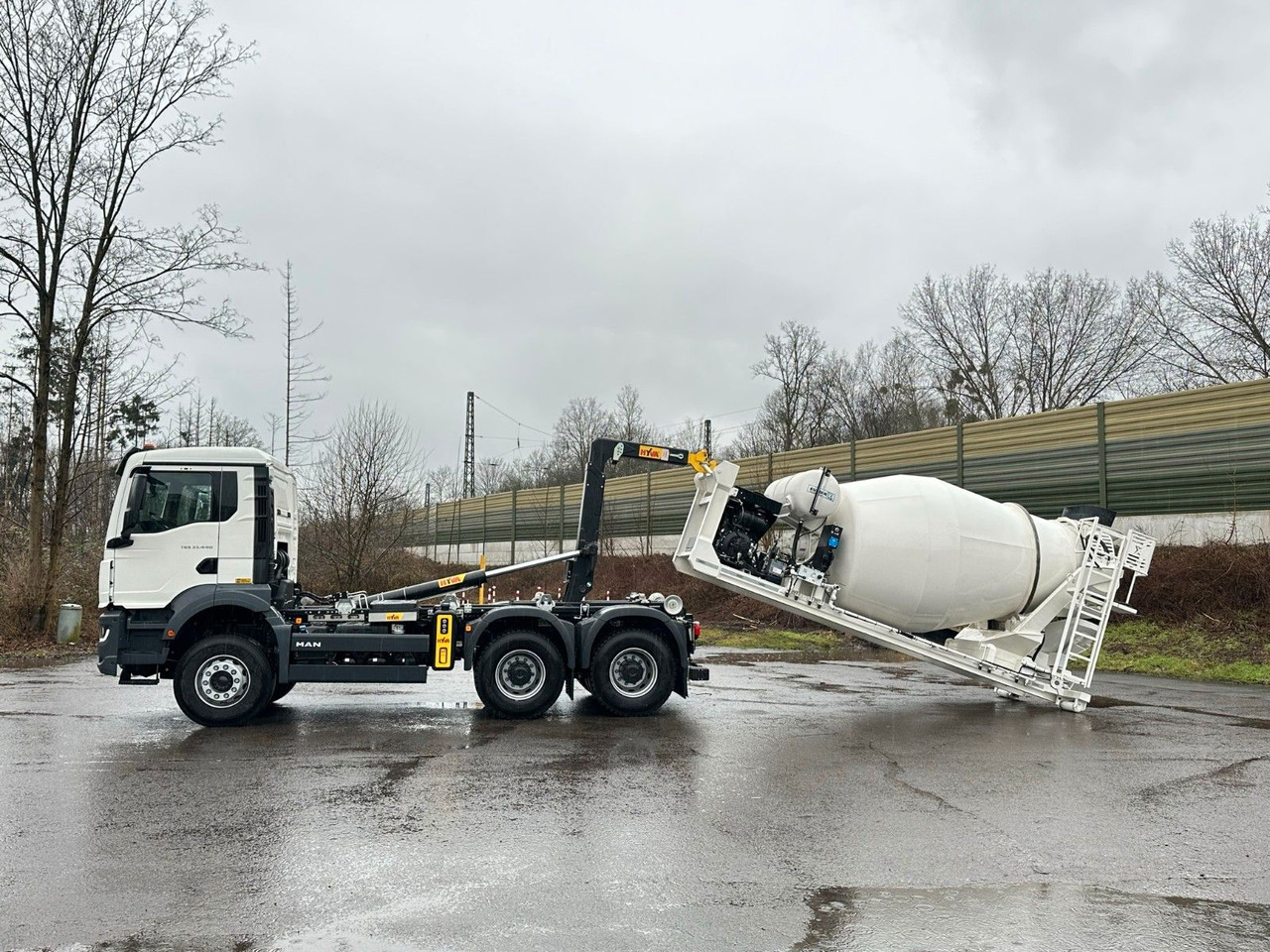 MAN TGS 33.440 6x4 Euro6e Abroller + Fahrmischer - 吊钩升降车, 起重车:图1 MAN TGS 33.440 6x4 Euro6e Abroller + Fahrmischer - 吊钩升降车, 起重车:图1