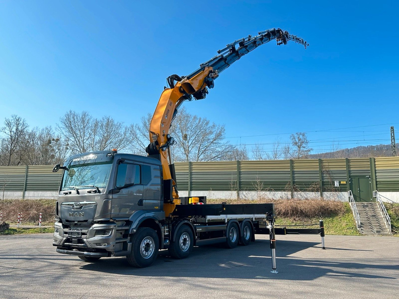 MAN TGS 35.520 8X4 TG 3 EFFER 955-8s +Jib 6sAUTOKRAN - 起重车:图1 MAN TGS 35.520 8X4 TG 3 EFFER 955-8s +Jib 6sAUTOKRAN - 起重车:图1