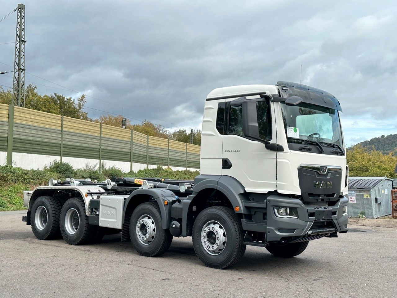 MAN TGS 41.440 8x4 Euro6e Hyva 26-55 Abrollkipper - 吊钩升降车:图4 MAN TGS 41.440 8x4 Euro6e Hyva 26-55 Abrollkipper - 吊钩升降车:图4