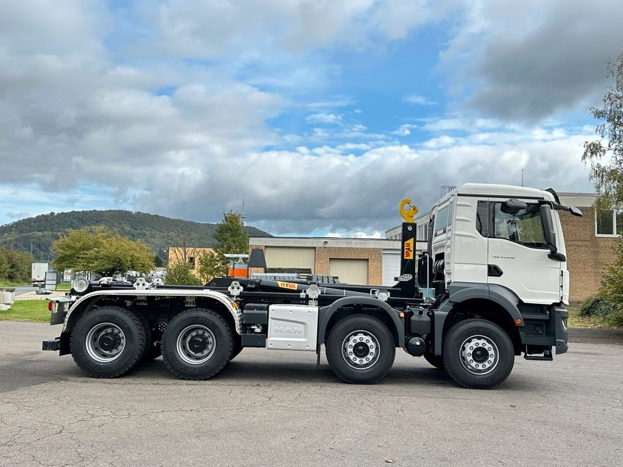 MAN TGS 41.440 8x4 Euro6e Hyva 26-55 Abrollkipper - 吊钩升降车:图5 MAN TGS 41.440 8x4 Euro6e Hyva 26-55 Abrollkipper - 吊钩升降车:图5