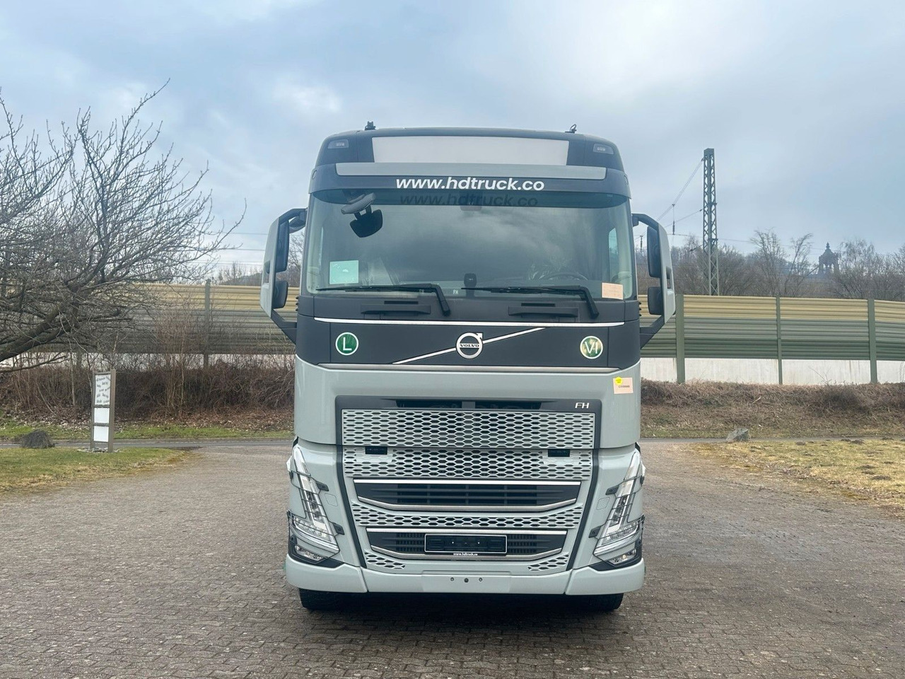 Volvo FH 540 6x4 Epsilon 150 Z - 木材运输车, 起重车:图4 Volvo FH 540 6x4 Epsilon 150 Z - 木材运输车, 起重车:图4