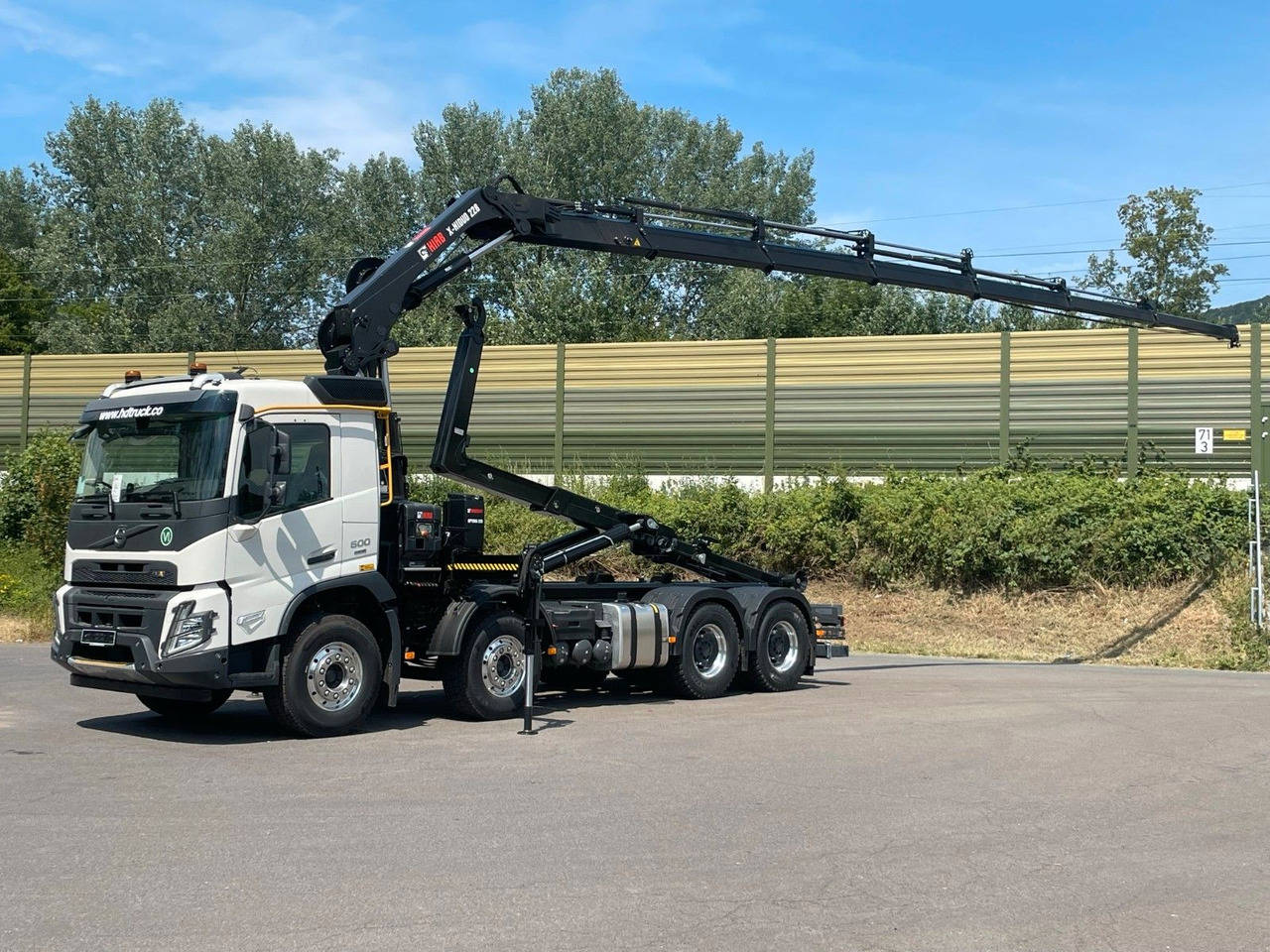 Volvo FMX 500 8x4 Abrollkipper + Kran Hiab 228-6 - 吊钩升降车, 起重车:图1 Volvo FMX 500 8x4 Abrollkipper + Kran Hiab 228-6 - 吊钩升降车, 起重车:图1