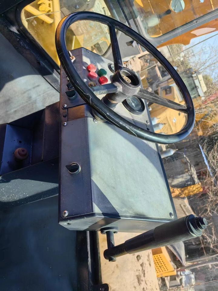 Fast Shipping Superior Quality Used Dynapac CA301D Road Roller Used Vibratory Soil Compactors Strong Power Single Drum Roller - 压实机:图5 Fast Shipping Superior Quality Used Dynapac CA301D Road Roller Used Vibratory Soil Compactors Strong Power Single Drum Roller - 压实机:图5