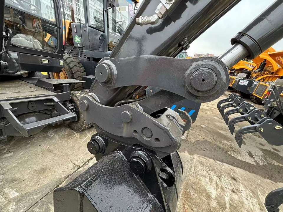 Hot Sale Used Doosan Dx75 Small 7.5t Wheel Excavator South Korea DX75 Mini Excavator for Sale Good Condition - 轮式挖掘机:图5 Hot Sale Used Doosan Dx75 Small 7.5t Wheel Excavator South Korea DX75 Mini Excavator for Sale Good Condition - 轮式挖掘机:图5