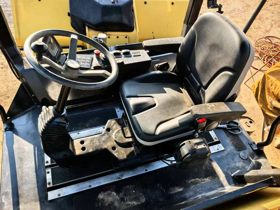 Hot Sale Used Dynapac CC6200 Road Roller Good Condition Double Steel Wheel Original Sweden Construction Machine Cheap Loader - 压路机:图3 Hot Sale Used Dynapac CC6200 Road Roller Good Condition Double Steel Wheel Original Sweden Construction Machine Cheap Loader - 压路机:图3