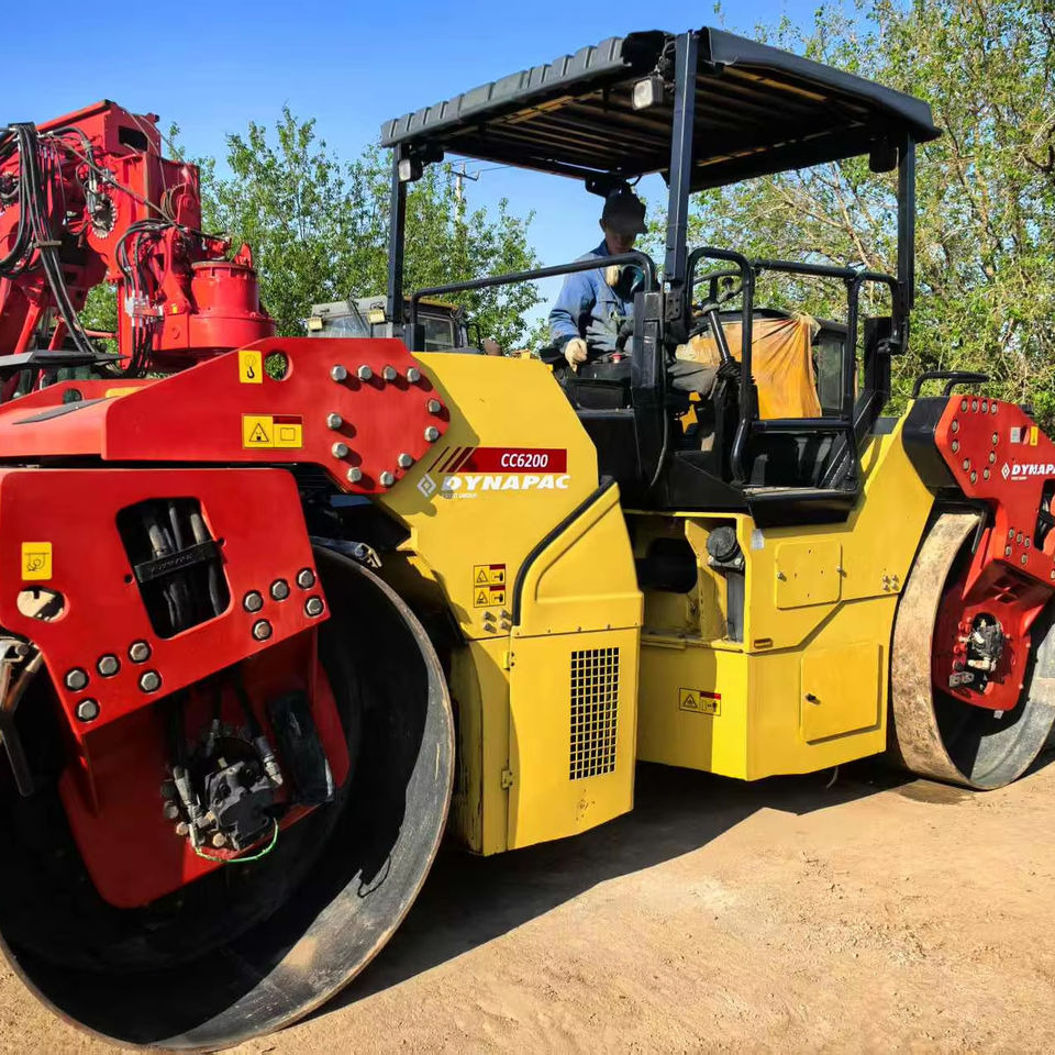 Hot Sale Used Dynapac CC6200 Road Roller Good Condition Double Steel Wheel Original Sweden Construction Machine Cheap Loader - 压路机:图1 Hot Sale Used Dynapac CC6200 Road Roller Good Condition Double Steel Wheel Original Sweden Construction Machine Cheap Loader - 压路机:图1