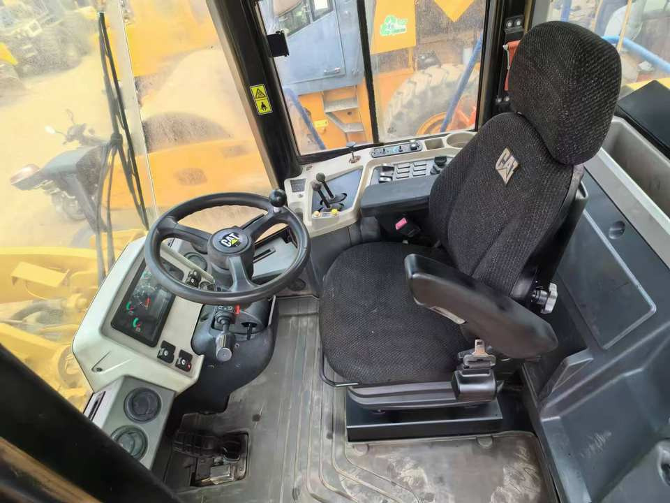 Original Cat Used Cat 950gc Wheel Loader Caterpillar 950gc Cat Loader Low Service Time - 轮式装载机:图4 Original Cat Used Cat 950gc Wheel Loader Caterpillar 950gc Cat Loader Low Service Time - 轮式装载机:图4