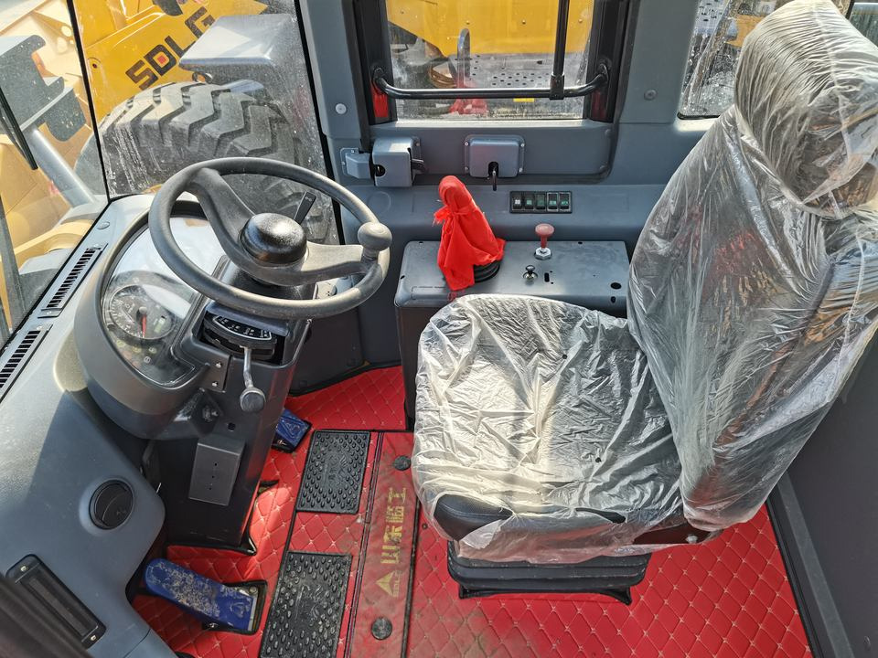 Second Hand SDLG LG956L Front End Loader Diesel 4WD 3.0m3 Bucket 16500kg SDLG LG956L Wheel Loader - 轮式装载机:图5 Second Hand SDLG LG956L Front End Loader Diesel 4WD 3.0m3 Bucket 16500kg SDLG LG956L Wheel Loader - 轮式装载机:图5