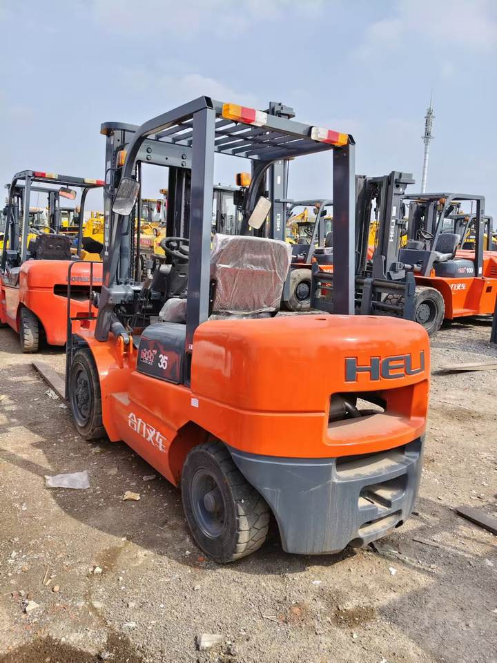 Triple Mast Design Sideshifter Used Heli 3-Ton Forklift Truck With Free Lift Cylinder - 柴油叉车:图5 Triple Mast Design Sideshifter Used Heli 3-Ton Forklift Truck With Free Lift Cylinder - 柴油叉车:图5