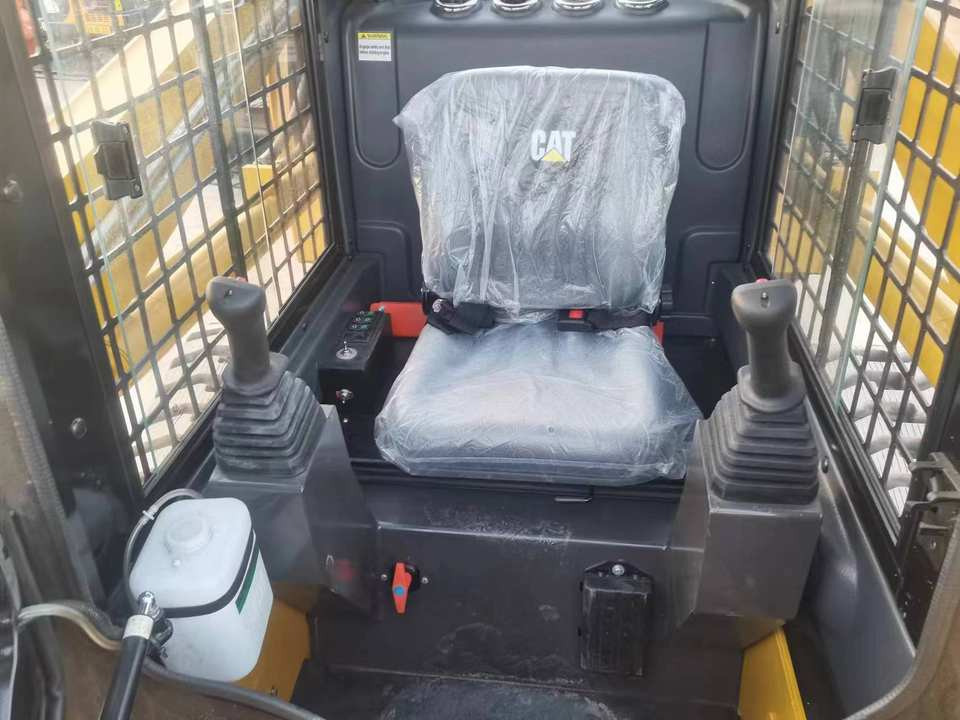 滑移装载机 Used CAT 277D Skid Steer Loader Construction Machinery Caterpillar Skid Steer Loader:图6 滑移装载机 Used CAT 277D Skid Steer Loader Construction Machinery Caterpillar Skid Steer Loader:图6