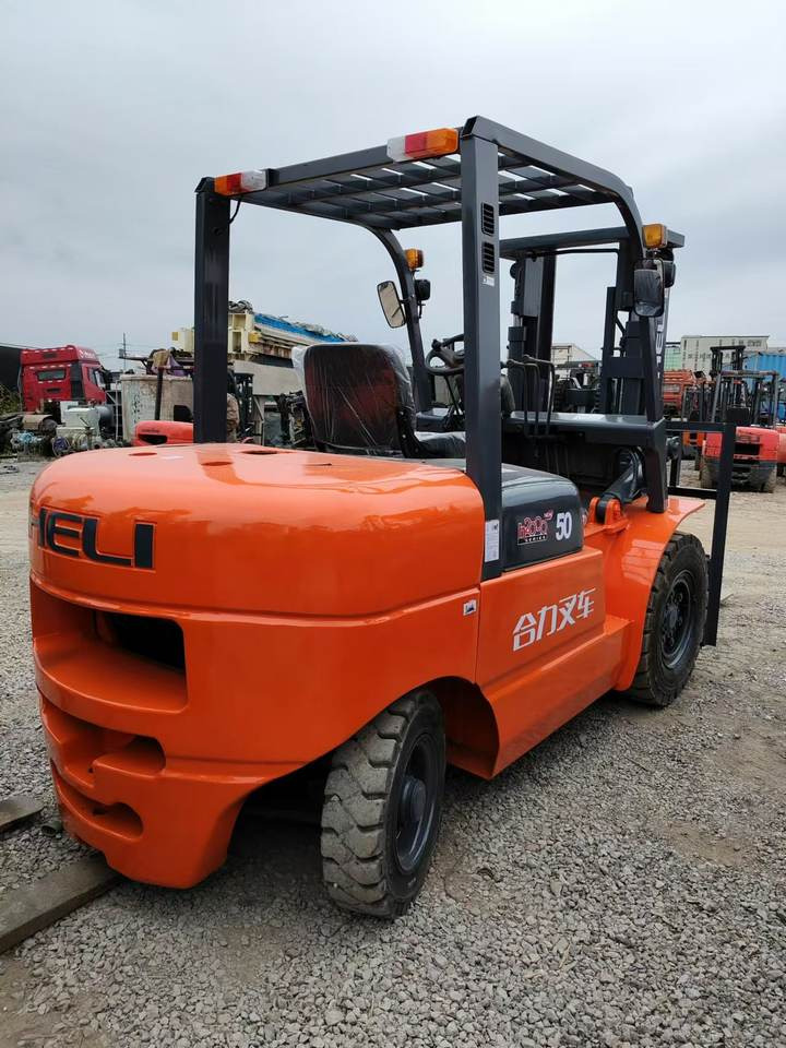 Used HELI Compact 5-ton Full Free Lift Mast Forklift Isuzu Engine - 柴油叉车:图3 Used HELI Compact 5-ton Full Free Lift Mast Forklift Isuzu Engine - 柴油叉车:图3