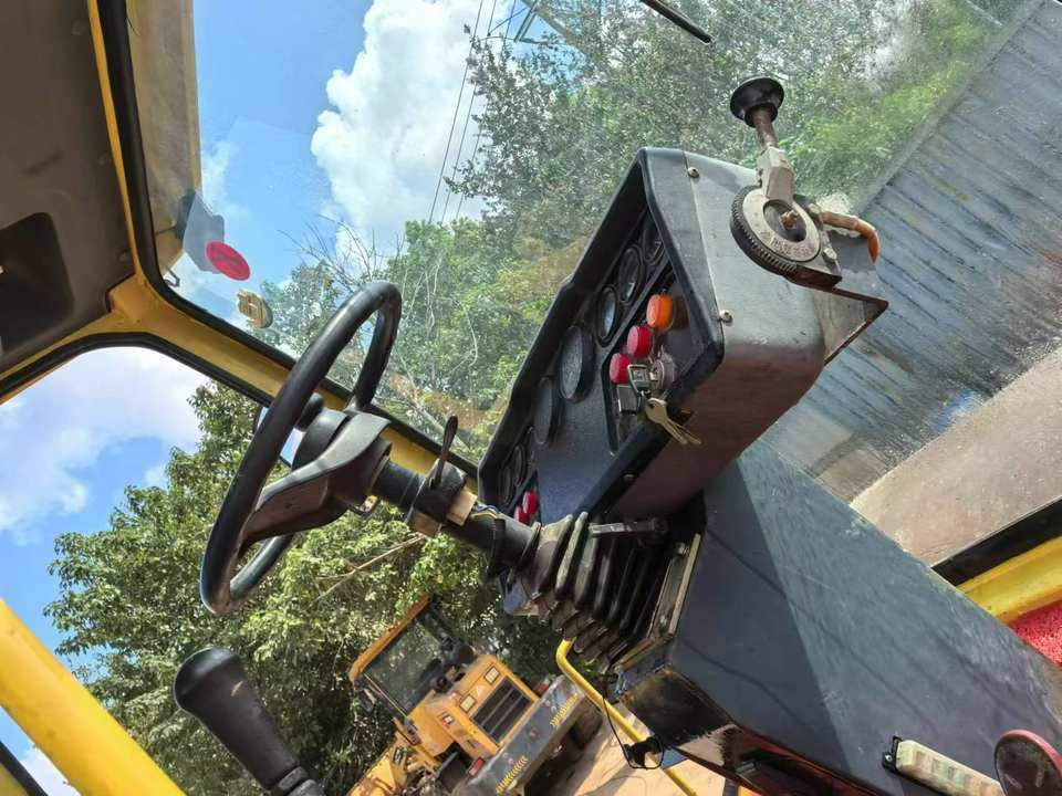 Used Original  Road Roller DYNAPAC CA6500D Road Rollers  High Quality Second Hand Construction Machinery - 压实机:图5 Used Original  Road Roller DYNAPAC CA6500D Road Rollers  High Quality Second Hand Construction Machinery - 压实机:图5