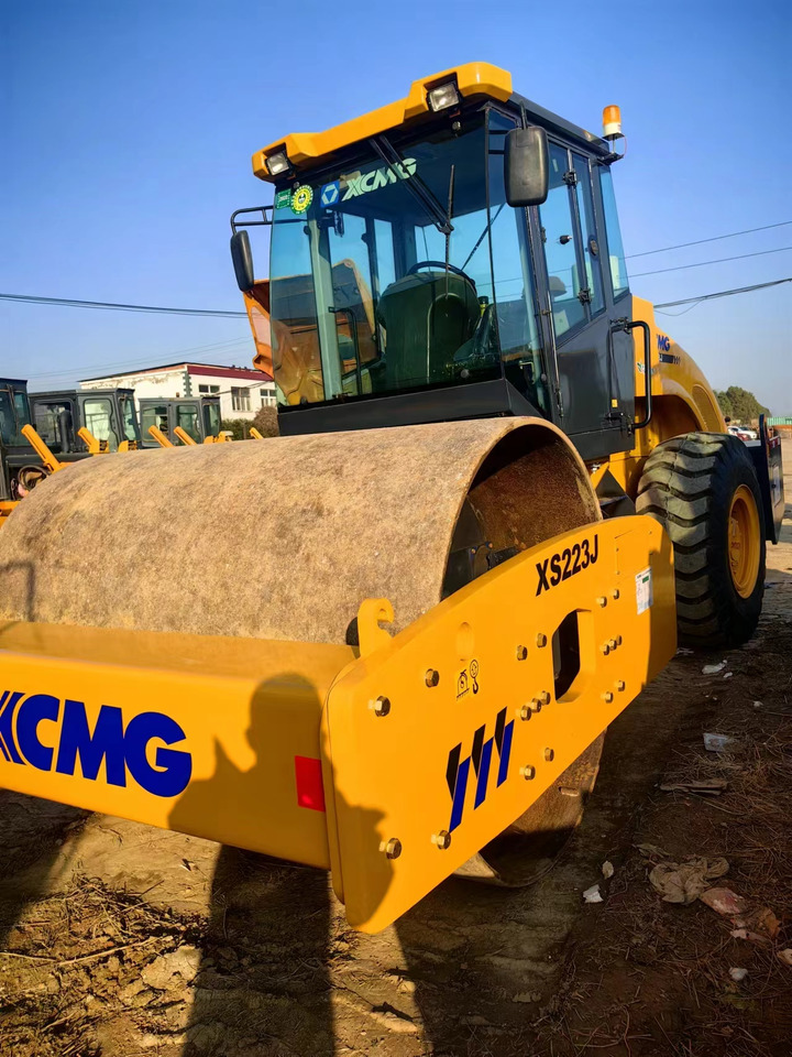 XCMG XS223J - 压实机:图2 XCMG XS223J - 压实机:图2
