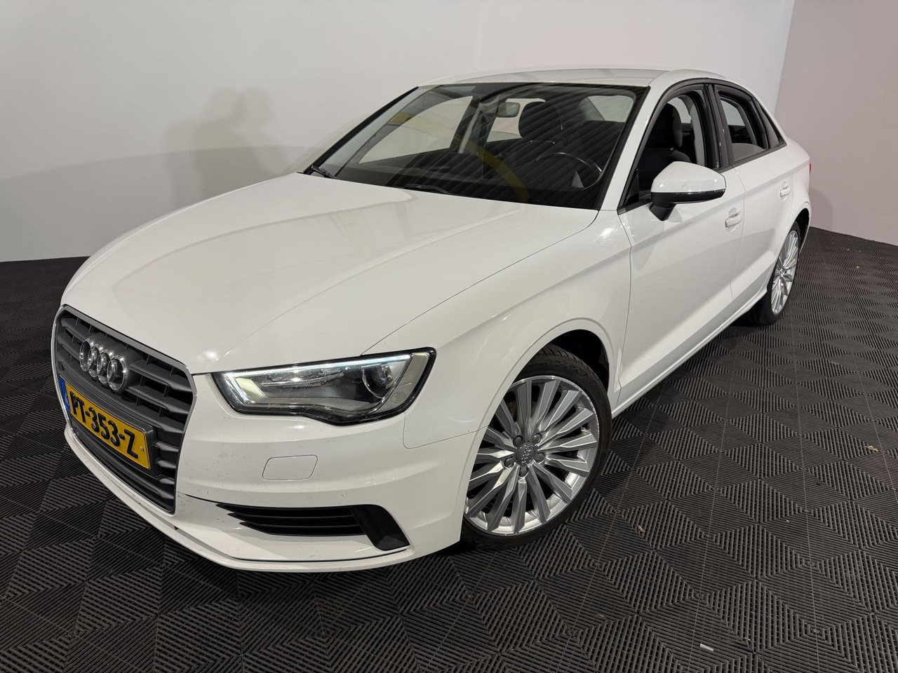 Audi | A3 Limousine | 1.4 TFSI Attraction Pro Line Plus Automaat | 2016 | 256.538 km | PT353Z | Geen oordeel - 轿车:图1 Audi | A3 Limousine | 1.4 TFSI Attraction Pro Line Plus Automaat | 2016 | 256.538 km | PT353Z | Geen oordeel - 轿车:图1