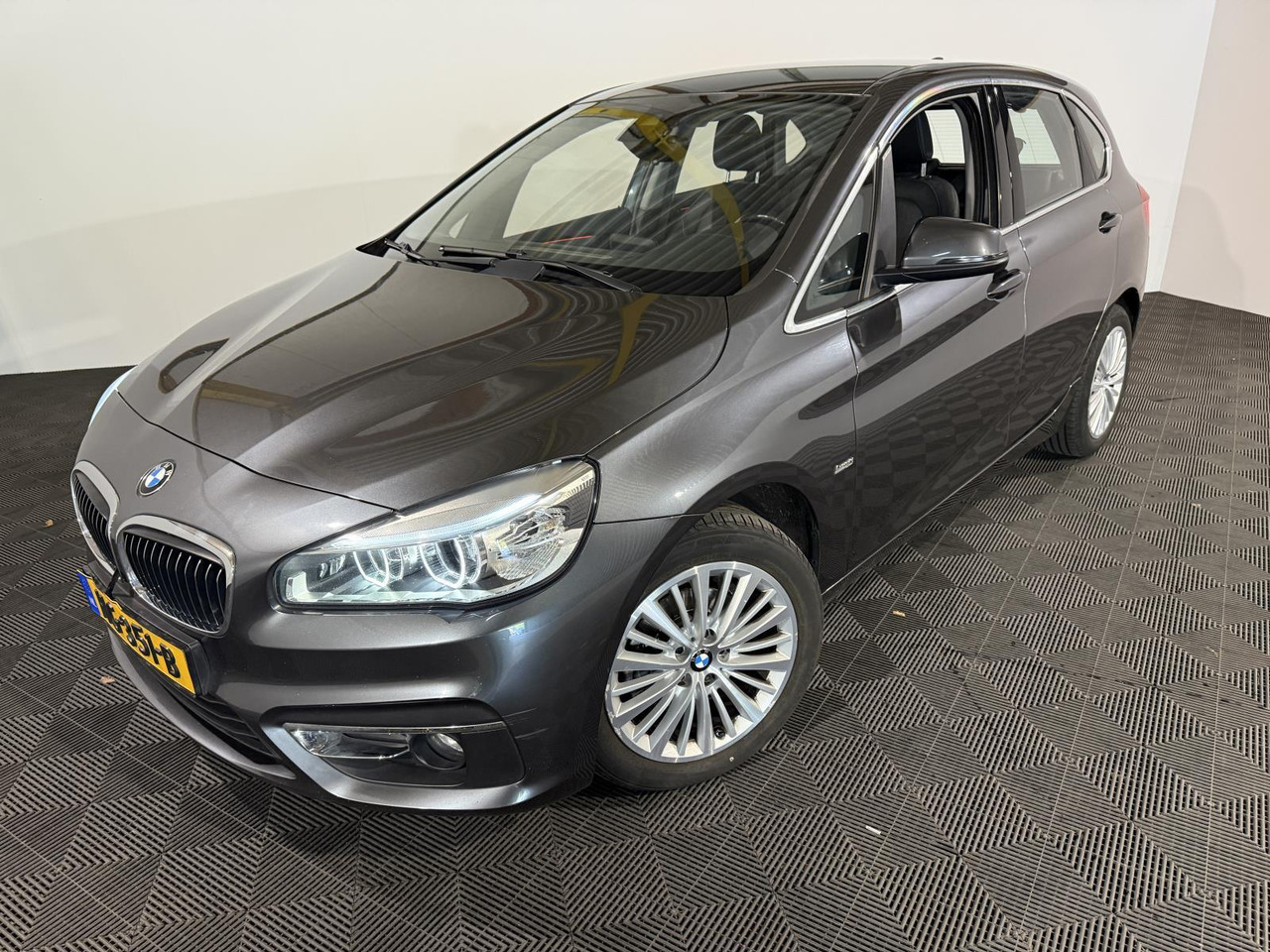 BMW | 2-serie Active Tourer | 218d Corporate Lease Luxury | 2015 | 223.959 km | HG351B | Logisch - 汽车:图1 BMW | 2-serie Active Tourer | 218d Corporate Lease Luxury | 2015 | 223.959 km | HG351B | Logisch - 汽车:图1