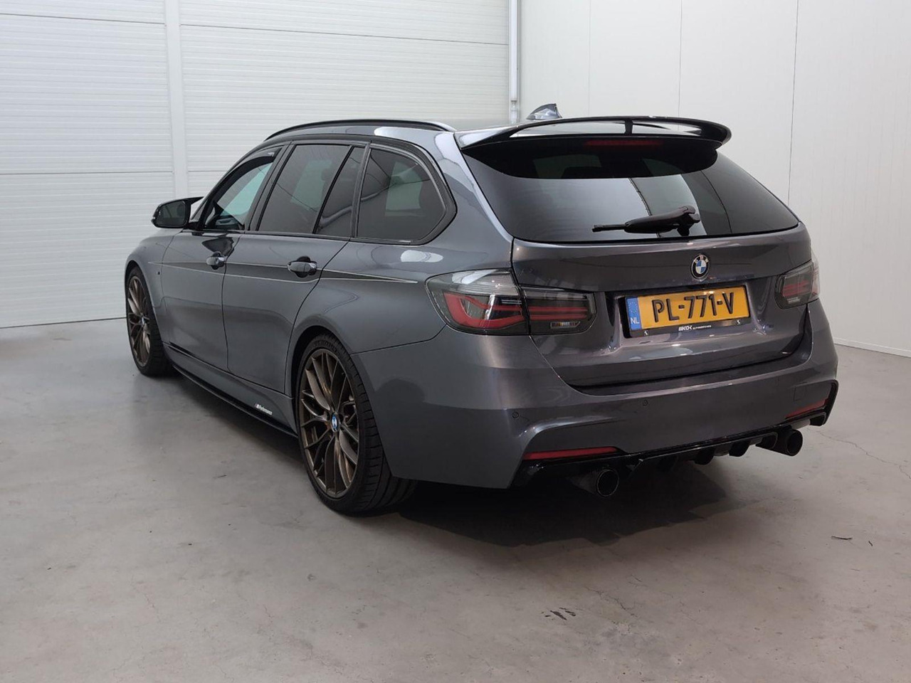 BMW 3-serie Touring 340i xDrive High Executive | 2017 | 202.316 km | Automaat | PL771V | NAP: Geen oordeel - 汽车:图3 BMW 3-serie Touring 340i xDrive High Executive | 2017 | 202.316 km | Automaat | PL771V | NAP: Geen oordeel - 汽车:图3