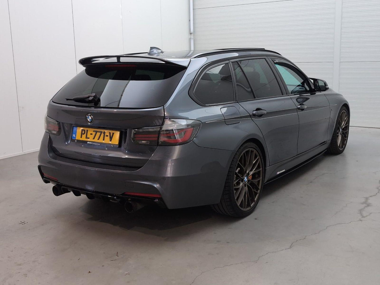 BMW 3-serie Touring 340i xDrive High Executive | 2017 | 202.316 km | Automaat | PL771V | NAP: Geen oordeel - 汽车:图4 BMW 3-serie Touring 340i xDrive High Executive | 2017 | 202.316 km | Automaat | PL771V | NAP: Geen oordeel - 汽车:图4