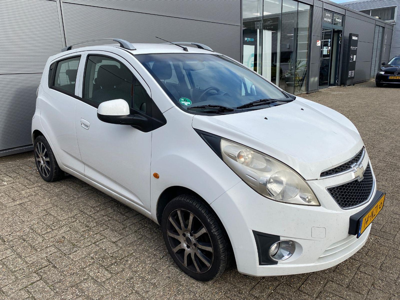 Chevrolet Spark 1.0 16V LS Bi - Fuel | 2011 | 200.448 km | 14NZV6 | NAP: Logisch - 掀背车:图2 Chevrolet Spark 1.0 16V LS Bi - Fuel | 2011 | 200.448 km | 14NZV6 | NAP: Logisch - 掀背车:图2