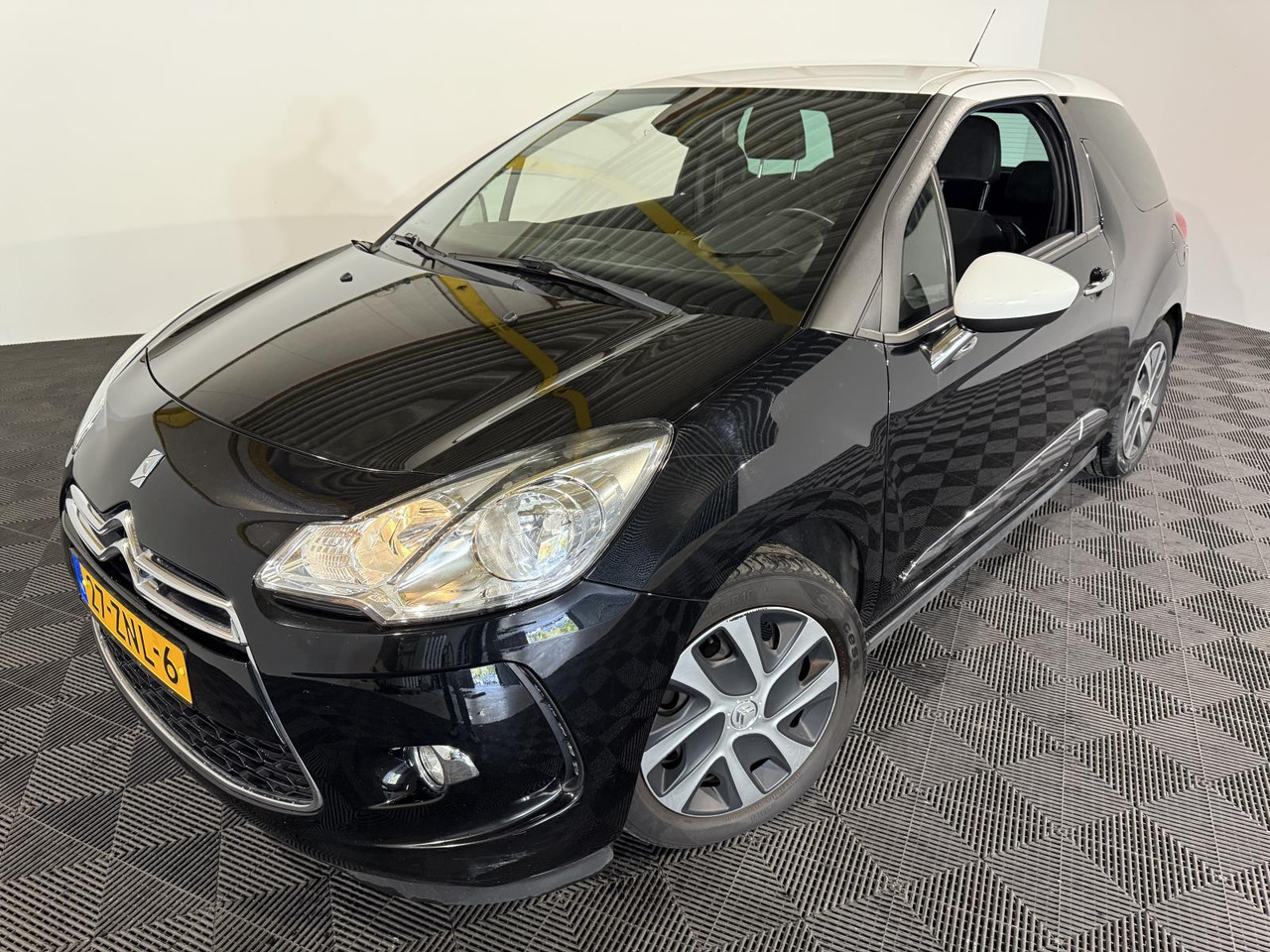 Citroen | DS3 | 1.2 VTi Business | 2013 | 136.694 km | 27ZNL6 | Logisch - 掀背车:图1 Citroen | DS3 | 1.2 VTi Business | 2013 | 136.694 km | 27ZNL6 | Logisch - 掀背车:图1