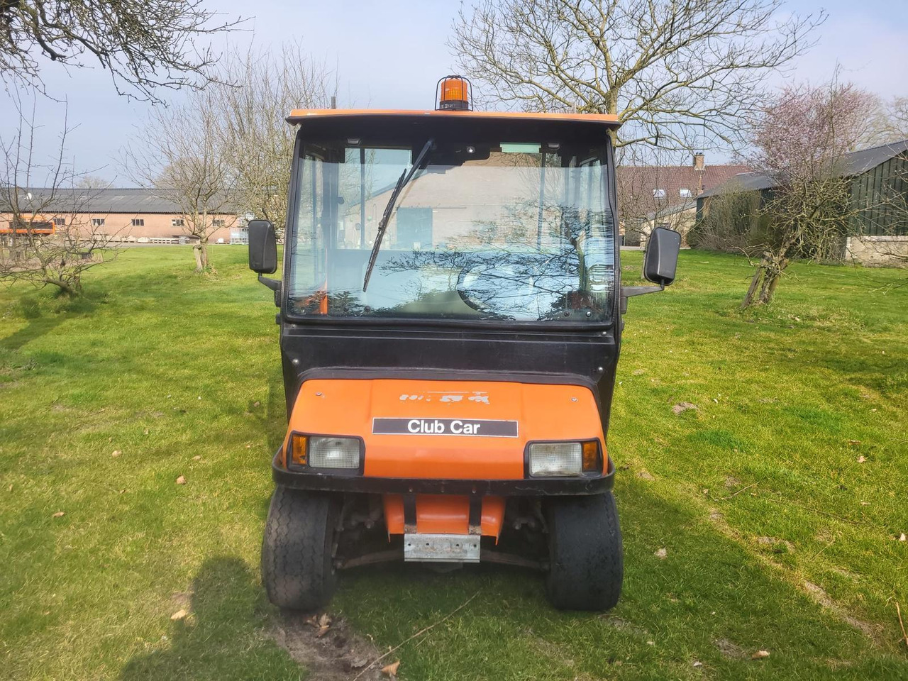Club Car Carryall Turf 2 – Bouwjaar 2009 – Elektrisch – Met dichte cabine en elektrische kiepbak – Marge-kavel - 高尔夫球车:图2 Club Car Carryall Turf 2 – Bouwjaar 2009 – Elektrisch – Met dichte cabine en elektrische kiepbak – Marge-kavel - 高尔夫球车:图2