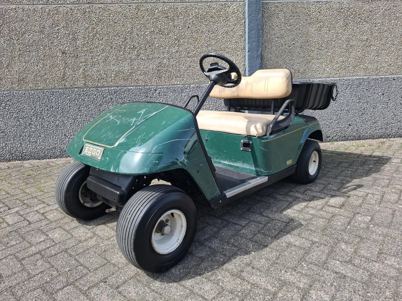 E-Z-GO TXT 2-Persoons Elektrische Golfkar met Open Laadbak 1442482 - 高尔夫球车:图1 E-Z-GO TXT 2-Persoons Elektrische Golfkar met Open Laadbak 1442482 - 高尔夫球车:图1