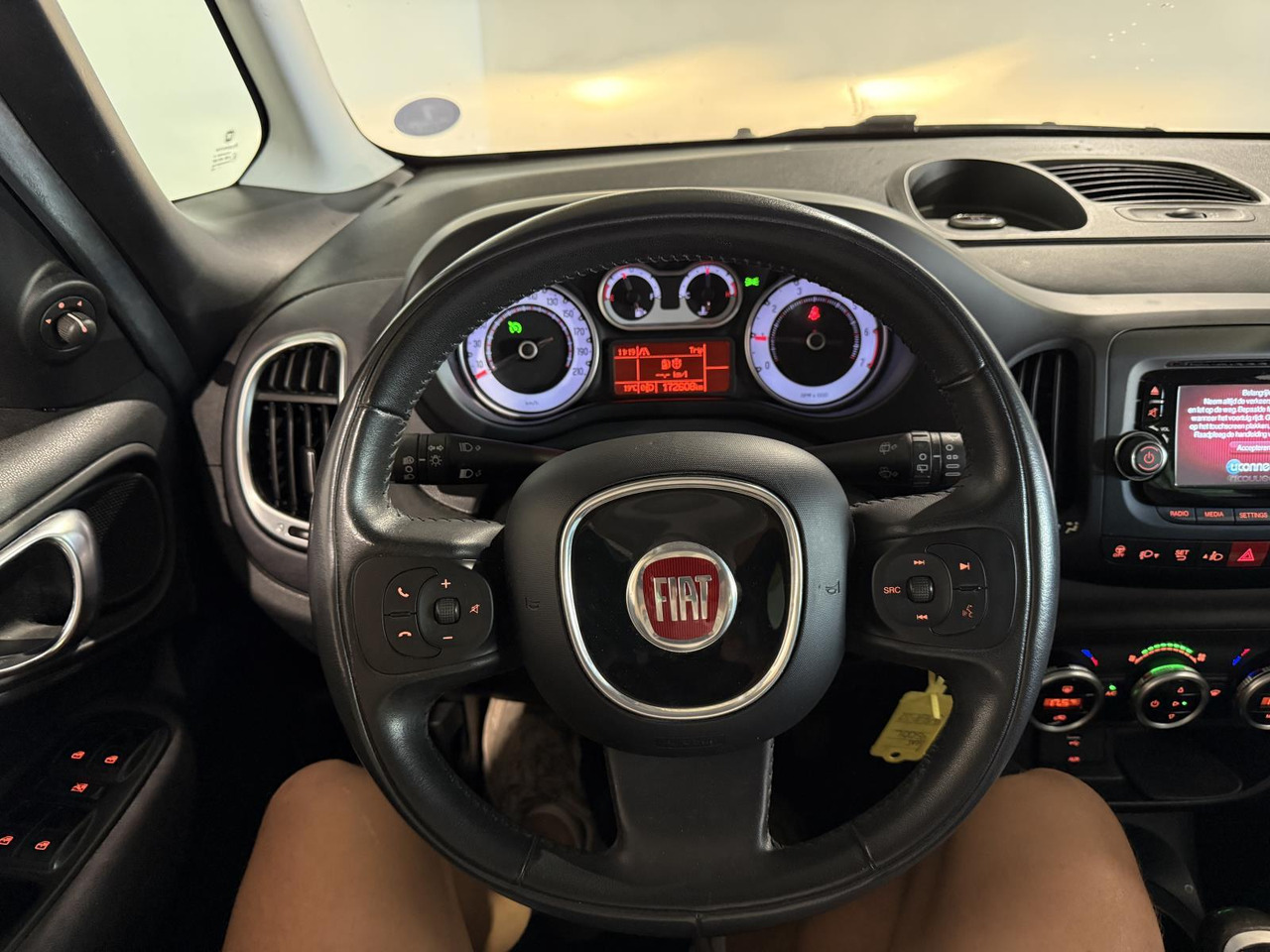 Fiat 500 L Living 0.9 TwinAir Lounge 7p. 9-TGP-37 - 汽车:图3 Fiat 500 L Living 0.9 TwinAir Lounge 7p. 9-TGP-37 - 汽车:图3