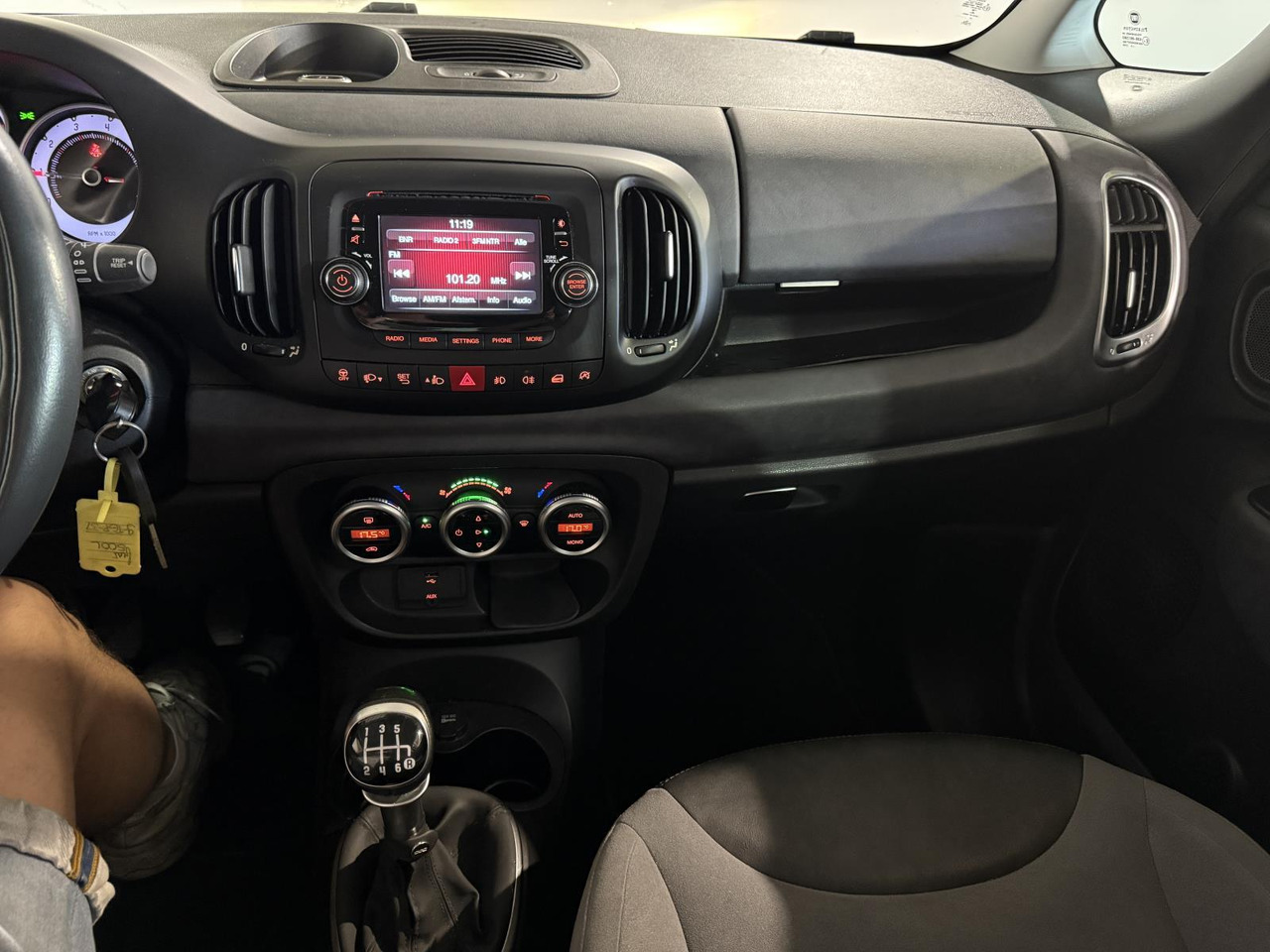 Fiat 500 L Living 0.9 TwinAir Lounge 7p. 9-TGP-37 - 汽车:图4 Fiat 500 L Living 0.9 TwinAir Lounge 7p. 9-TGP-37 - 汽车:图4
