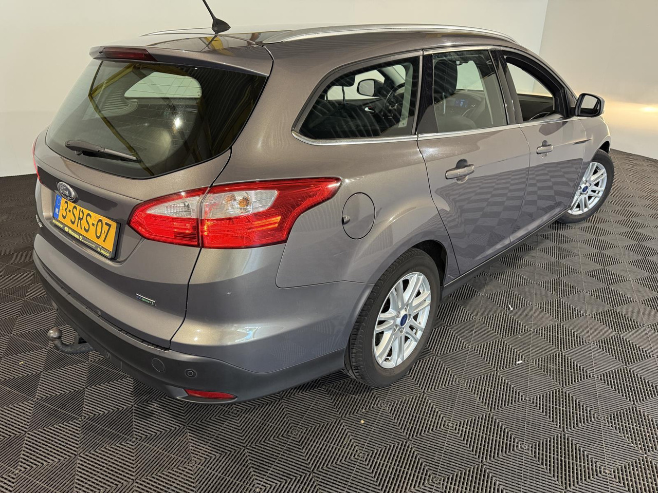 Ford | Focus Wagon | 1.0 EcoBoost Edition Plus | 2013 | 228.888 km | 3SRS07 | Logisch - 汽车:图3 Ford | Focus Wagon | 1.0 EcoBoost Edition Plus | 2013 | 228.888 km | 3SRS07 | Logisch - 汽车:图3