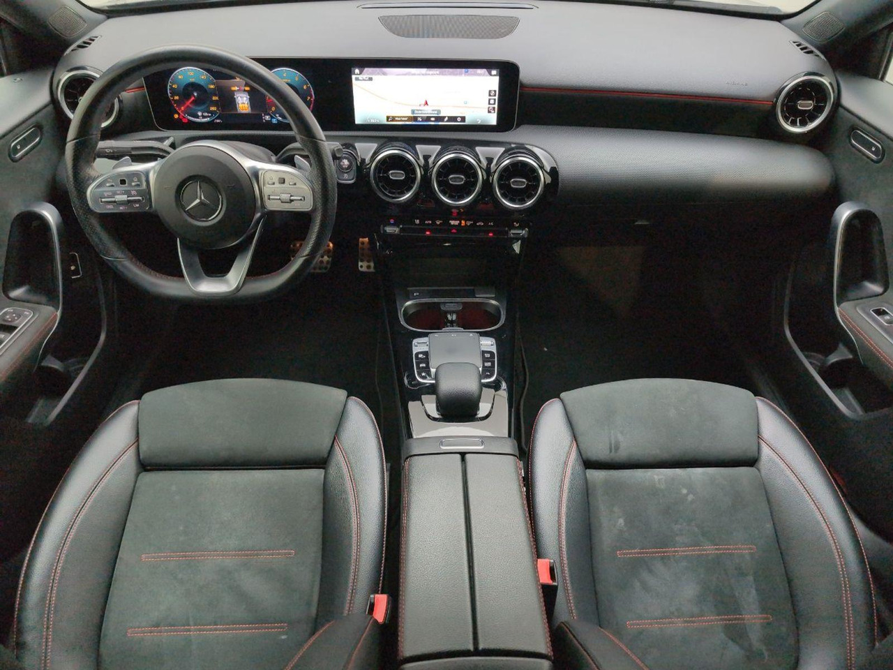 Mercedes-Benz A-klasse 180 Business Solution AMG | 2019 | 114.868 km | Automaat | L971KB | NAP: Geen oordeel - 轿车:图5 Mercedes-Benz A-klasse 180 Business Solution AMG | 2019 | 114.868 km | Automaat | L971KB | NAP: Geen oordeel - 轿车:图5