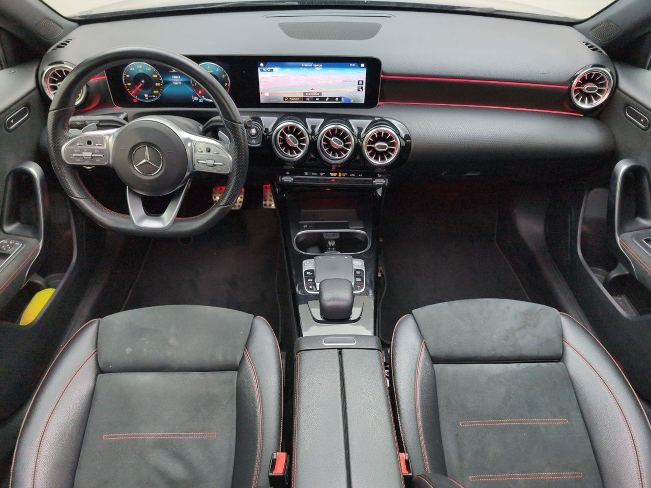 Mercedes-Benz A-klasse 220 4MATIC Premium Plus | 2019 | 130.177 km | Automaat | T127TZ | NAP: Geen oordeel - 掀背车:图5 Mercedes-Benz A-klasse 220 4MATIC Premium Plus | 2019 | 130.177 km | Automaat | T127TZ | NAP: Geen oordeel - 掀背车:图5