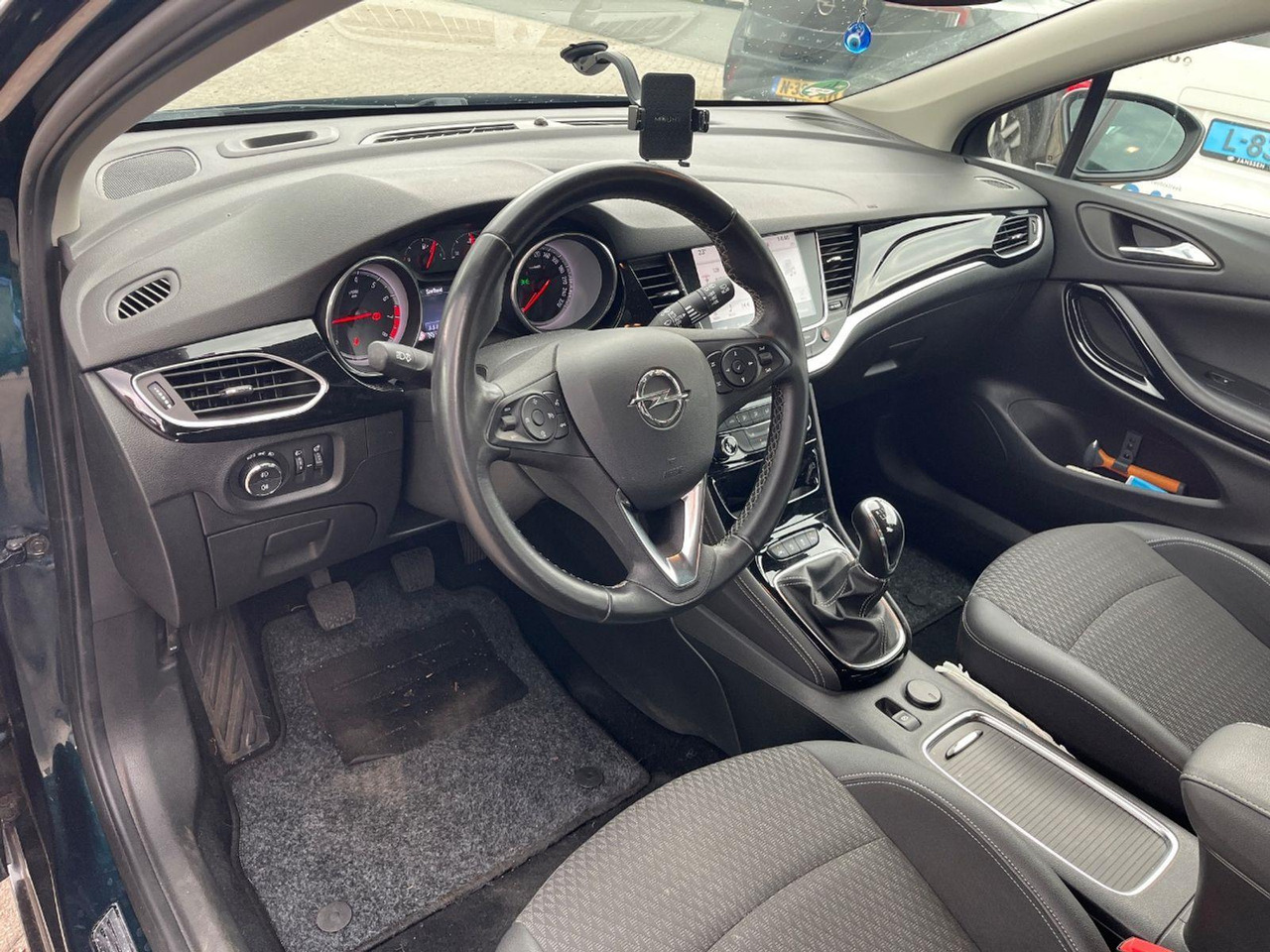 Opel Astra Sports Tourer 1.4 Business Executive | 2018 | 117.848 km | TD417J | NAP: Logisch - 汽车:图5 Opel Astra Sports Tourer 1.4 Business Executive | 2018 | 117.848 km | TD417J | NAP: Logisch - 汽车:图5