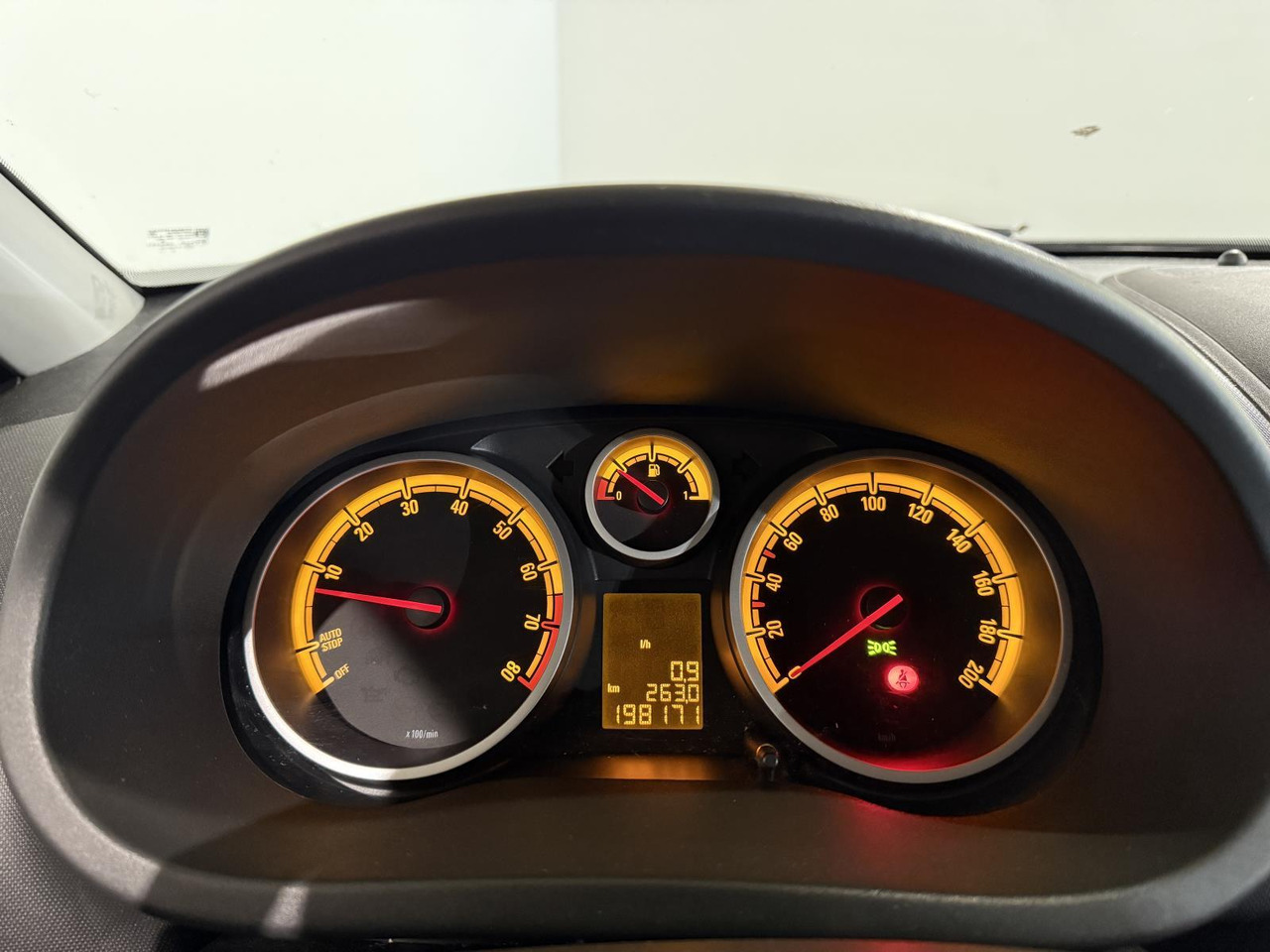 Opel | Corsa | 1.2-16V Rhythm | 2013 | 198.171 km | 5KBB41 | Logisch - 掀背车:图2 Opel | Corsa | 1.2-16V Rhythm | 2013 | 198.171 km | 5KBB41 | Logisch - 掀背车:图2