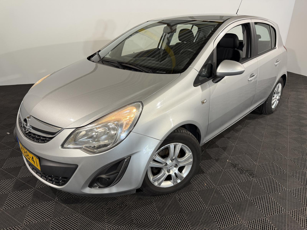 Opel | Corsa | 1.2-16V Rhythm | 2013 | 198.171 km | 5KBB41 | Logisch - 掀背车:图1 Opel | Corsa | 1.2-16V Rhythm | 2013 | 198.171 km | 5KBB41 | Logisch - 掀背车:图1