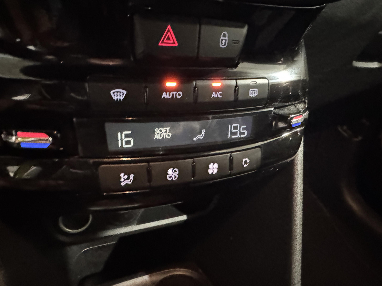掀背车 Peugeot | 208 | 1.5 BlueHDi Blue Lease Allure | 2019 | 183.354 km | R049BT | Geen oordeel：图23