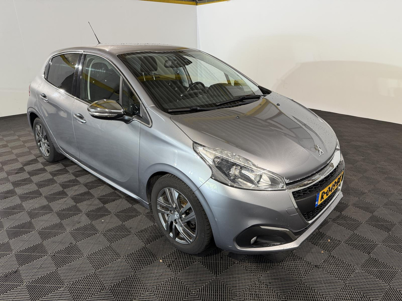 掀背车 Peugeot | 208 | 1.5 BlueHDi Blue Lease Allure | 2019 | 183.354 km | R049BT | Geen oordeel：图9
